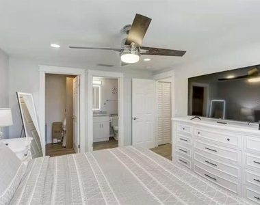 2730 49th Avenue W - Photo Thumbnail 16