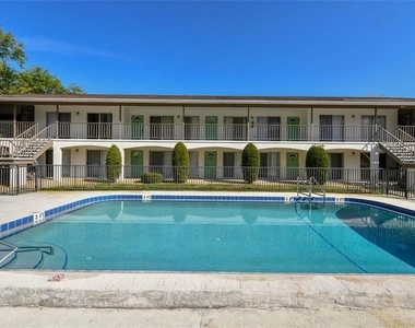 4035 S School Avenue - Photo Thumbnail 1