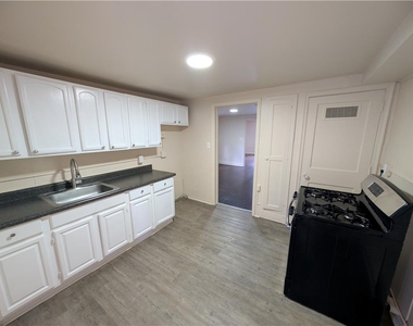 539 Atlantic Street - Photo Thumbnail 2