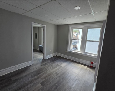 927 Jackson Street - Photo Thumbnail 1