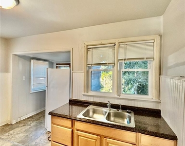 815 23rd Street - Photo Thumbnail 7