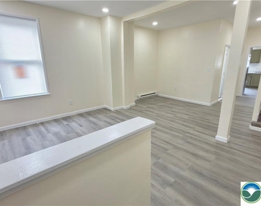 547 Silk Street - Photo Thumbnail 32