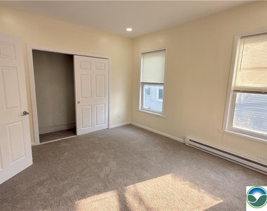 547 Silk Street - Photo Thumbnail 12