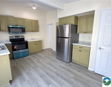 547 Silk Street - Photo Thumbnail 22
