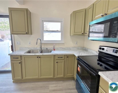 547 Silk Street - Photo Thumbnail 20