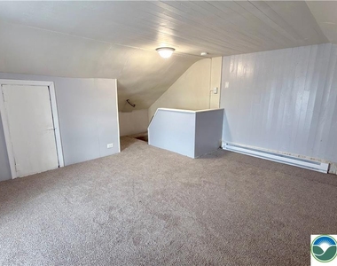 547 Silk Street - Photo Thumbnail 4