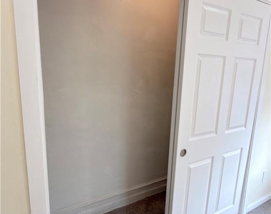 547 Silk Street - Photo Thumbnail 10