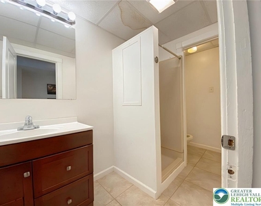 429 E 4th Street - Photo Thumbnail 10