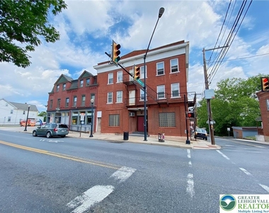 429 E 4th Street - Photo Thumbnail 1