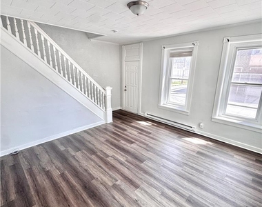635 W Green Street - Photo Thumbnail 2