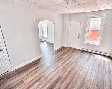 635 W Green Street - Photo Thumbnail 4
