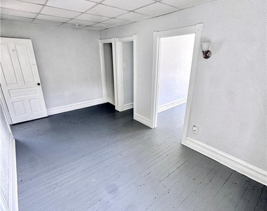 635 W Green Street - Photo Thumbnail 6