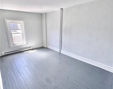 635 W Green Street - Photo Thumbnail 11