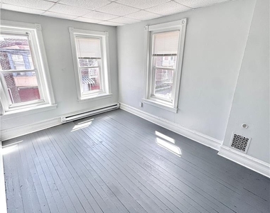 635 W Green Street - Photo Thumbnail 8