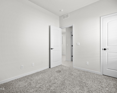 5856 Kobe Bryant Street - Photo Thumbnail 15