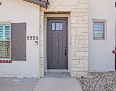 5856 Kobe Bryant Street - Photo Thumbnail 3