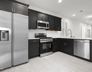5856 Kobe Bryant Street - Photo Thumbnail 11