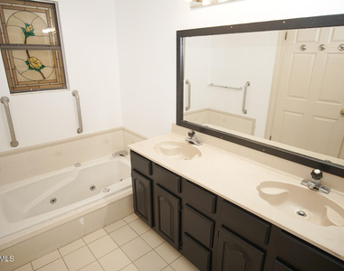1808 Gurss Place - Photo Thumbnail 15