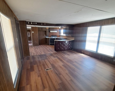905 Ne Camp Street - Photo Thumbnail 6
