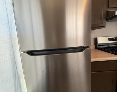 955 Versailles Drive - Photo Thumbnail 16