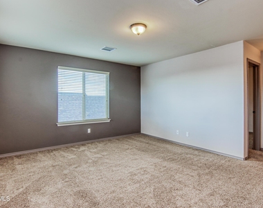 7545 Wolf Creek Drive - Photo Thumbnail 35