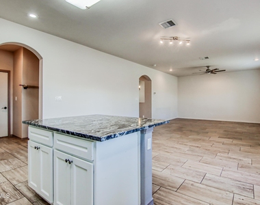 7545 Wolf Creek Drive - Photo Thumbnail 13