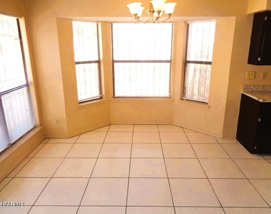 8520 Saratoga Drive - Photo Thumbnail 5