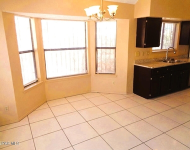 8520 Saratoga Drive - Photo Thumbnail 6