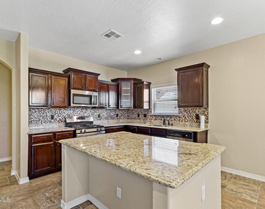 405 Saltford Place - Photo Thumbnail 7