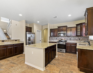 405 Saltford Place - Photo Thumbnail 9