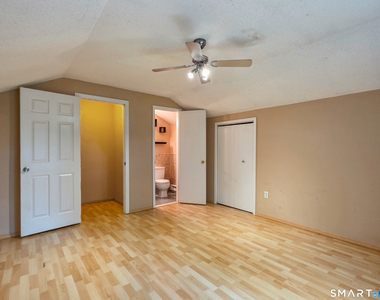 36 Wellington Drive - Photo Thumbnail 14