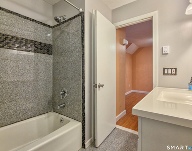 36 Wellington Drive - Photo Thumbnail 10