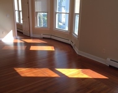 46 Oakland Street - Photo Thumbnail 1