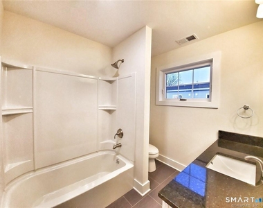 30 Ferris Avenue - Photo Thumbnail 6
