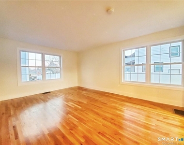 30 Ferris Avenue - Photo Thumbnail 1