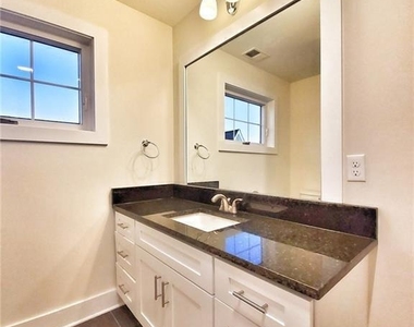 30 Ferris Avenue - Photo Thumbnail 7