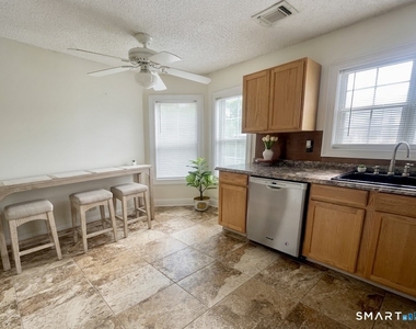 75 Redwood Drive - Photo Thumbnail 8