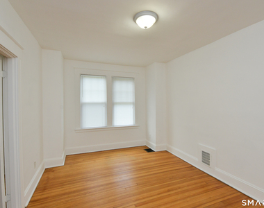 390 Clinton Street - Photo Thumbnail 6