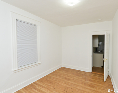 390 Clinton Street - Photo Thumbnail 11