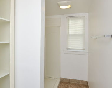 390 Clinton Street - Photo Thumbnail 17