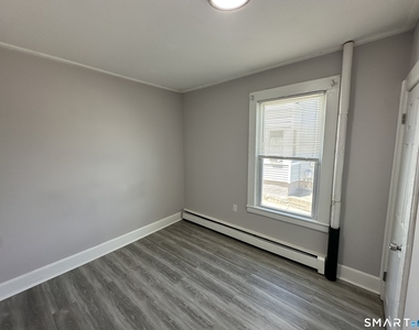 30 Jefferson Avenue - Photo Thumbnail 5