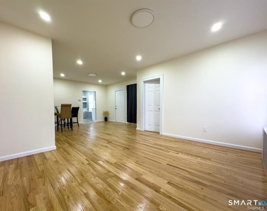 23 Lake Street - Photo Thumbnail 9