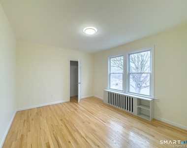 23 Lake Street - Photo Thumbnail 14