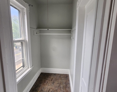 17 Dayton Street - Photo Thumbnail 5