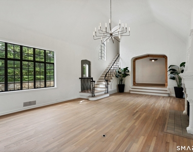 5 Sherwood Avenue - Photo Thumbnail 3
