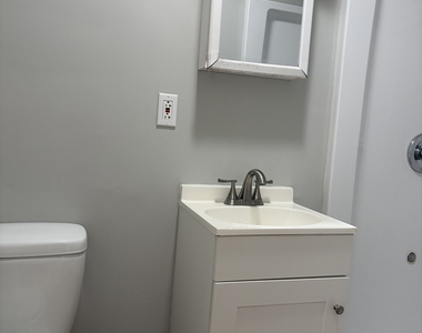 393 Riverside Avenue - Photo Thumbnail 10