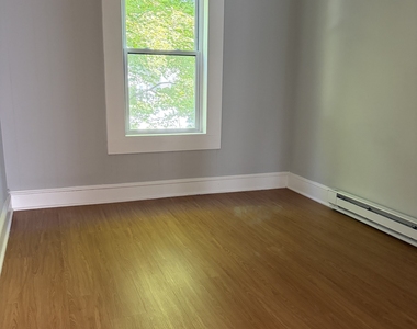 393 Riverside Avenue - Photo Thumbnail 4