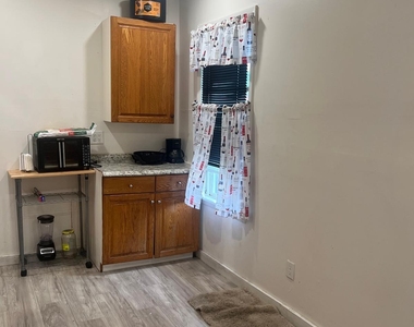 324 Naugatuck Avenue - Photo Thumbnail 11