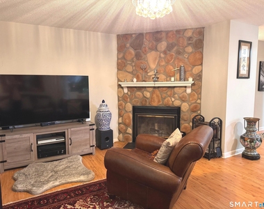 172 Beacon Hill Common - Photo Thumbnail 4