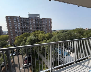 100 York Street - Photo Thumbnail 8